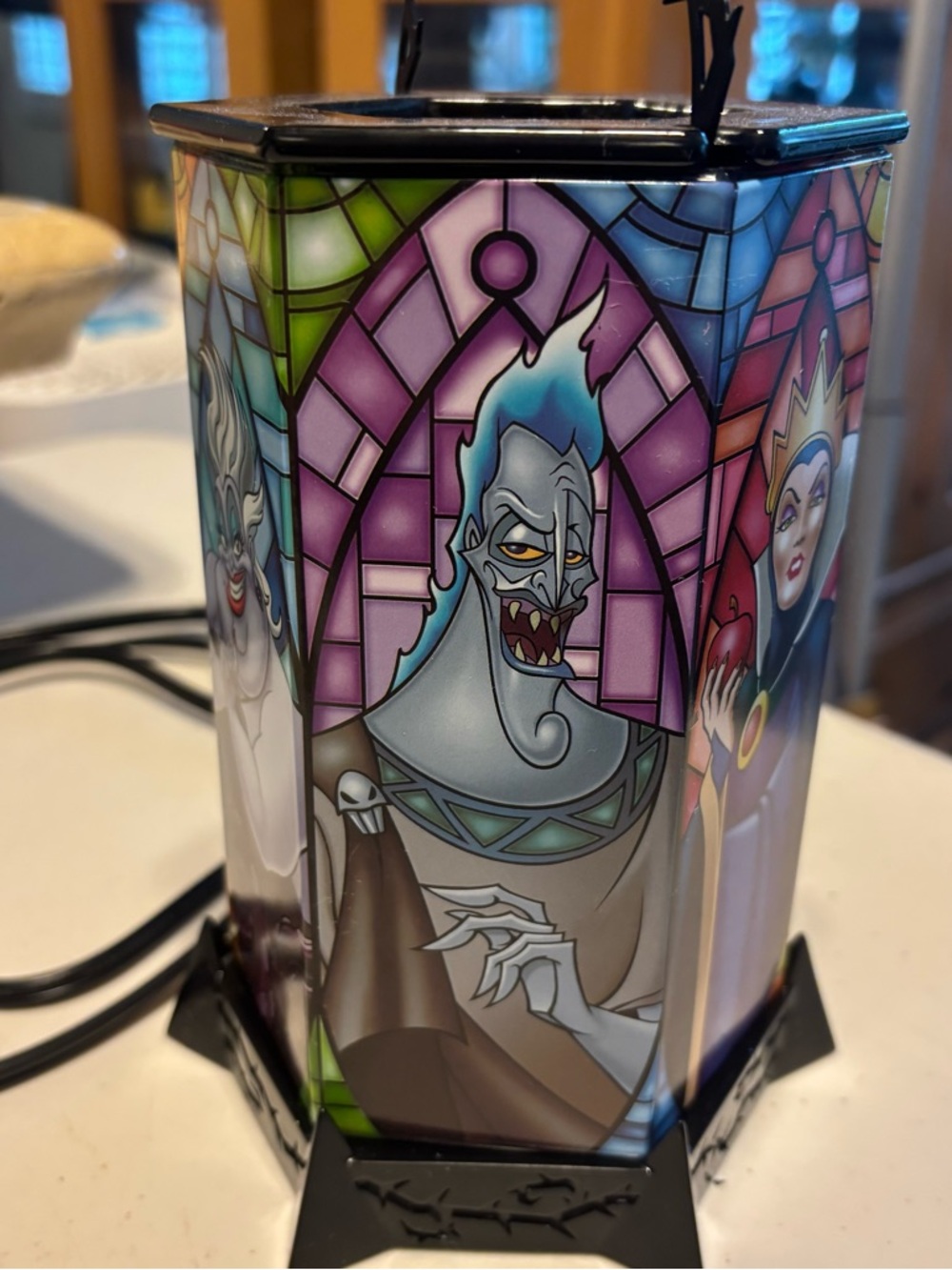Disney scentsy  Villains Stained Glass Style Lamp - Ursula Accent Light - Picture 4 of 14